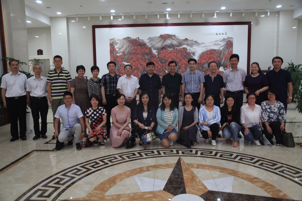 2018年6月15日，連云港市檔案局局長(zhǎng)王永士一行到改革開(kāi)放四十年陳列館調(diào)研